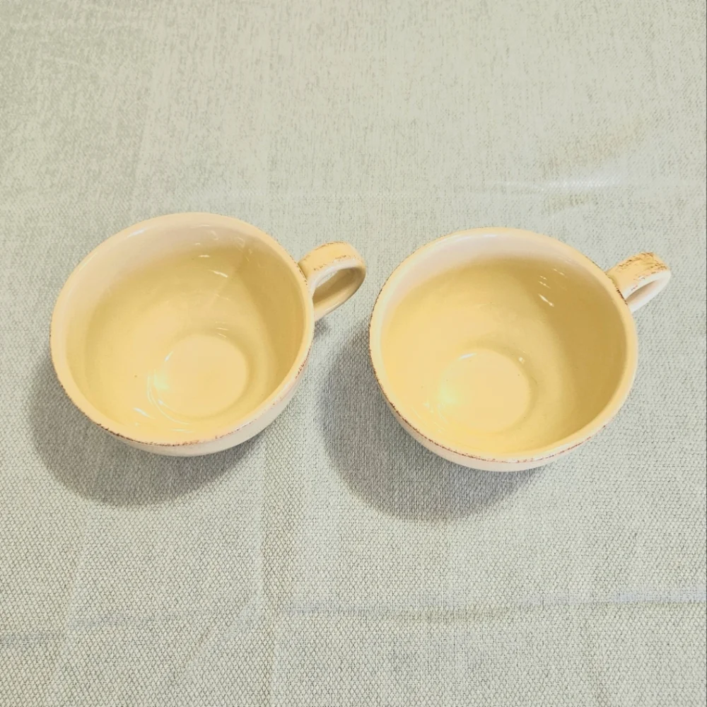 Vtg. Pier 1 Toscana Ivory 2 Jumbo Mugs Hand-Painted Earthenware Italy Discd 5.5